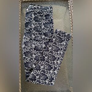 Alexander McQueen Black & White Floral Lace-Print Skinny Pants